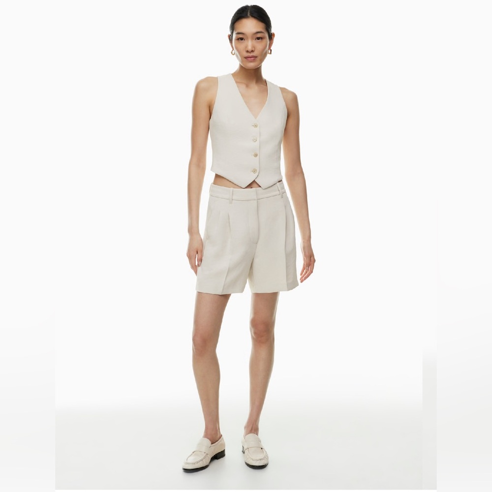 Aritzia 5" Effortless Women's Shorts | color vin gris | NWT
